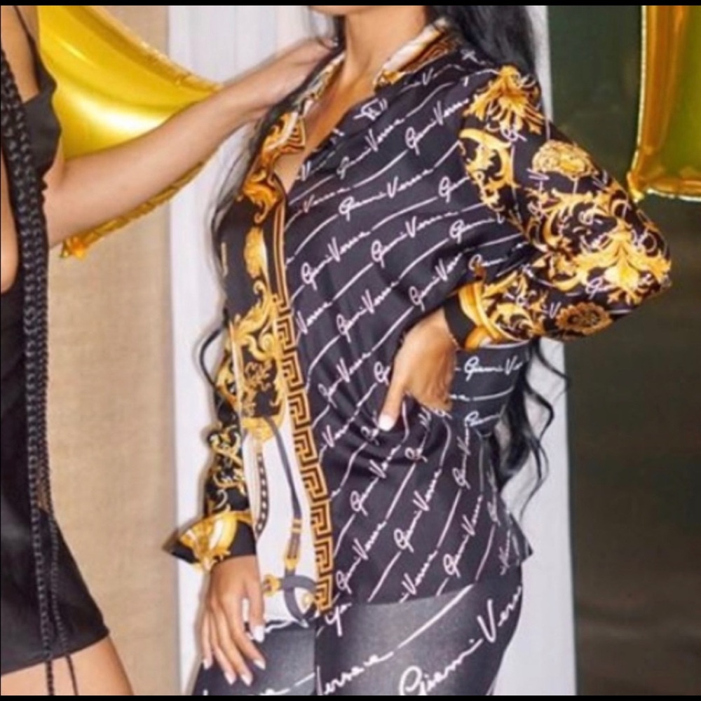 Gianni Print Silk Blouse
VERSACE & Leggings